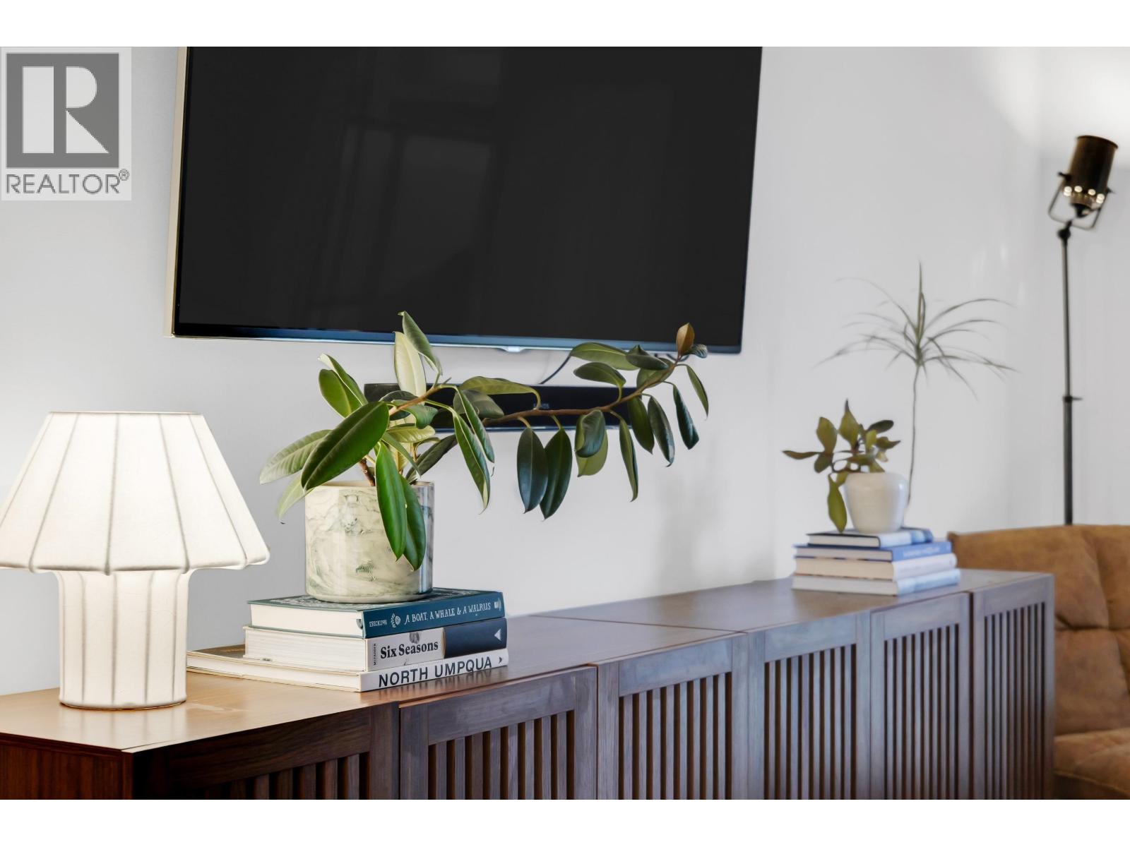 1379 Marinaside Place, Squamish, British Columbia  V8B 1A8 - Photo 6 - R3078627