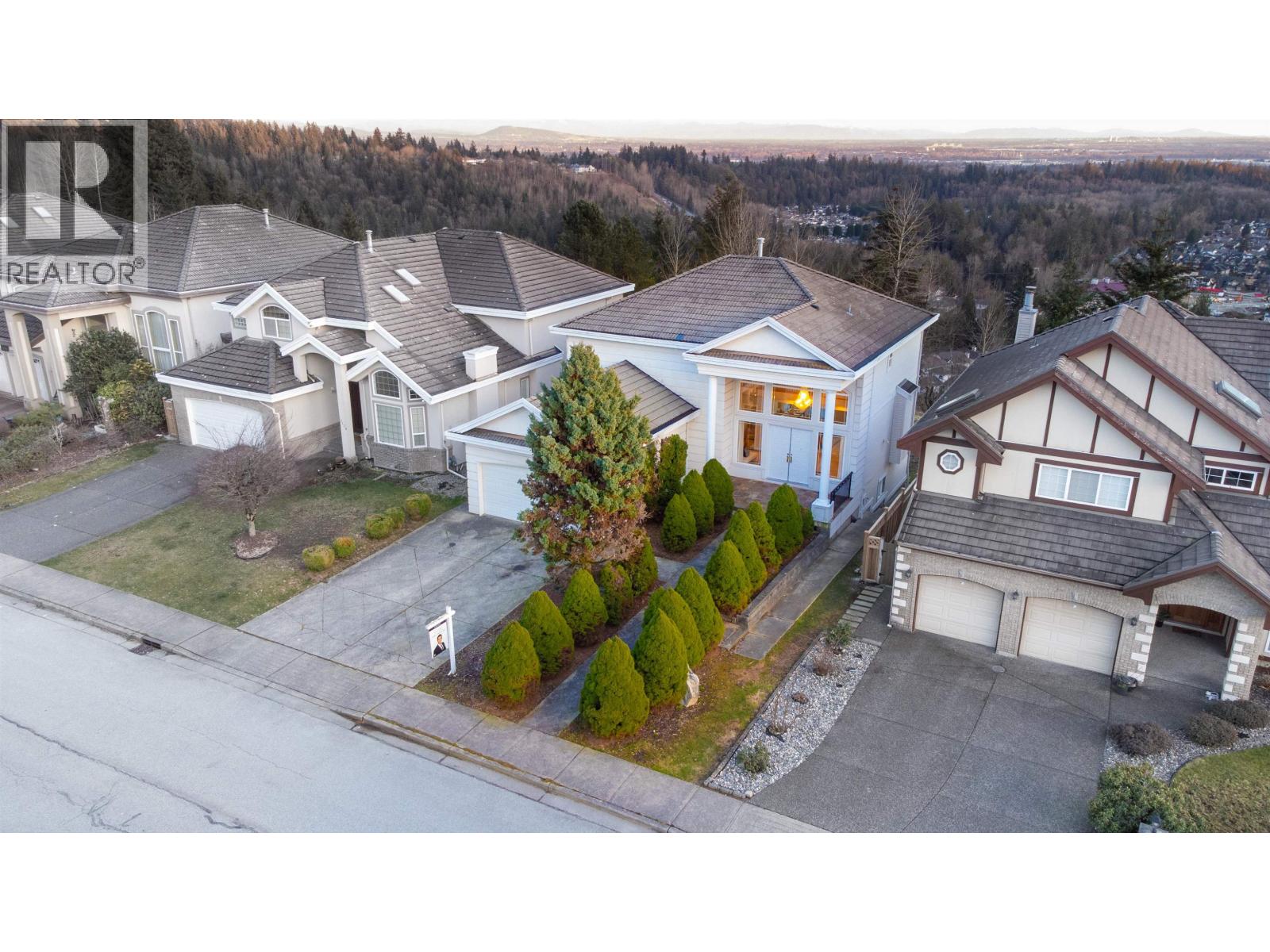 3126 Silverthrone Drive, Coquitlam, British Columbia  V3E 3B1 - Photo 28 - R3078664