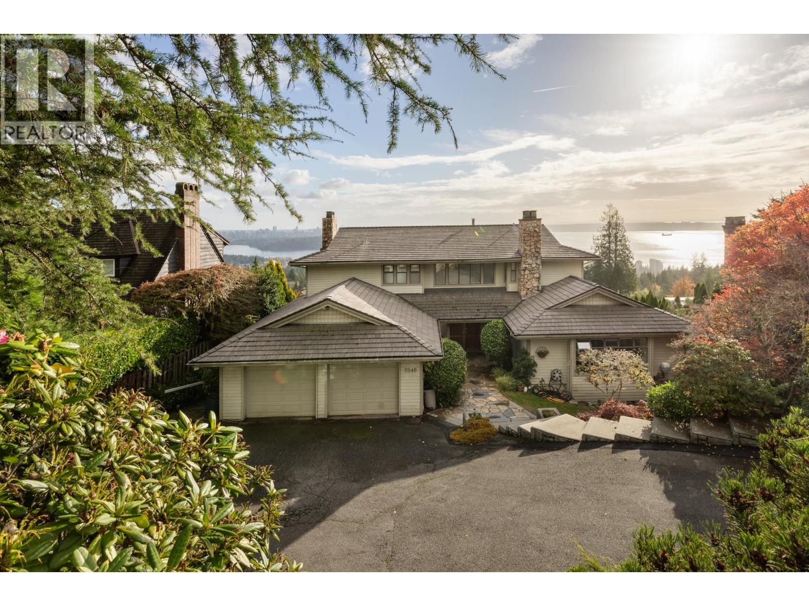2346 WESTHILL DRIVE, West Vancouver, British Columbia