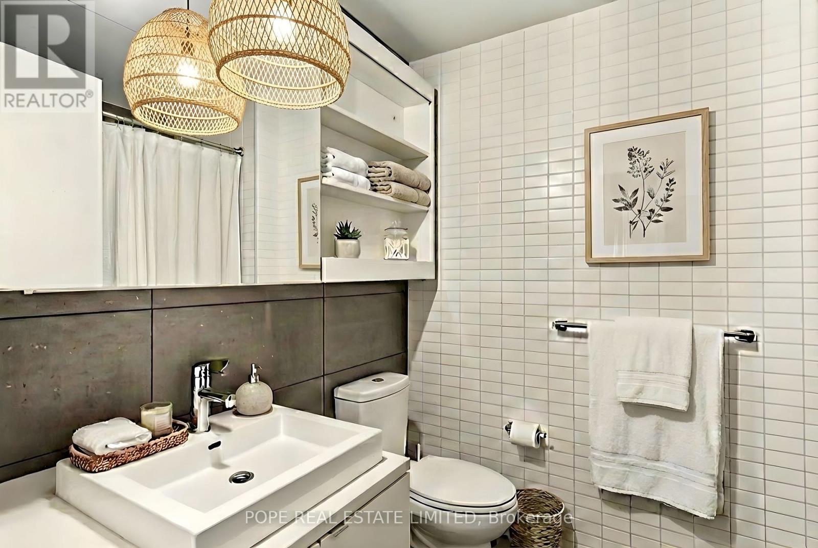 719 - 51 Trolley Crescent, Toronto, Ontario  M5A 0E9 - Photo 3 - C12689600