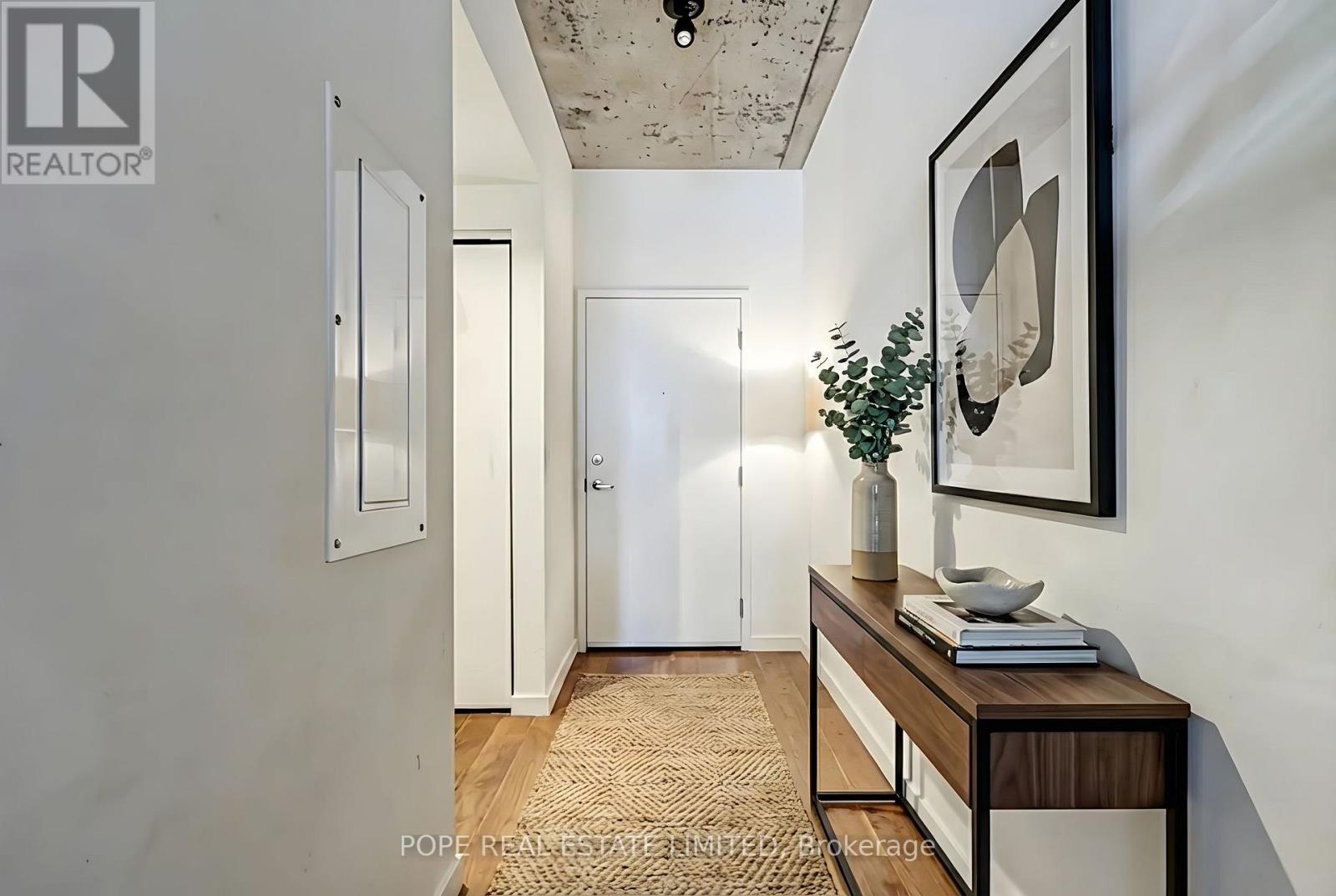 719 - 51 Trolley Crescent, Toronto, Ontario  M5A 0E9 - Photo 4 - C12689600