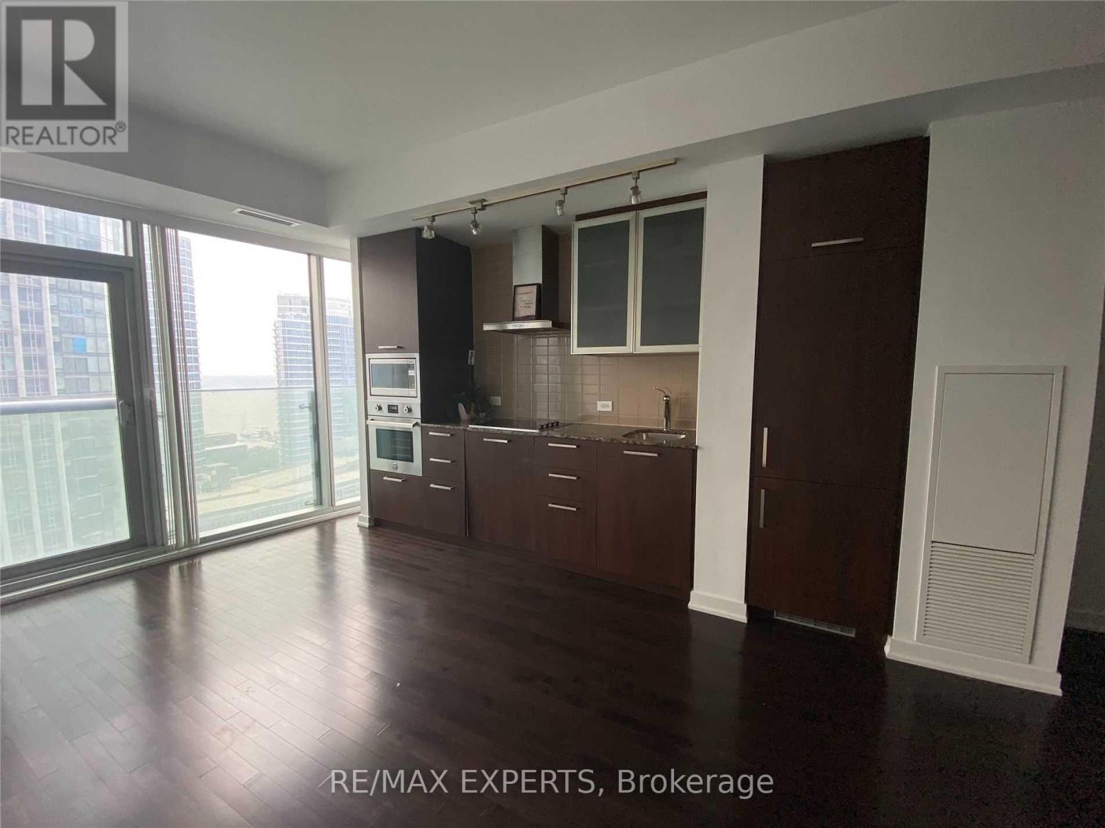 1204 - 14 York Street, Toronto, Ontario  M5J 0A9 - Photo 4 - C12689630