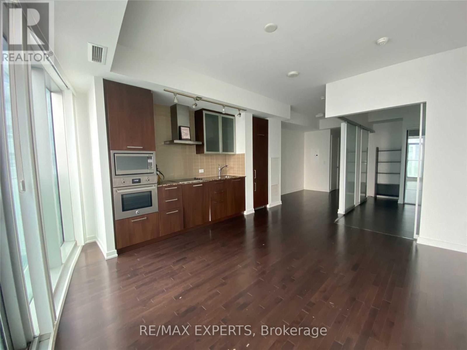 1204 - 14 York Street, Toronto, Ontario  M5J 0A9 - Photo 5 - C12689630