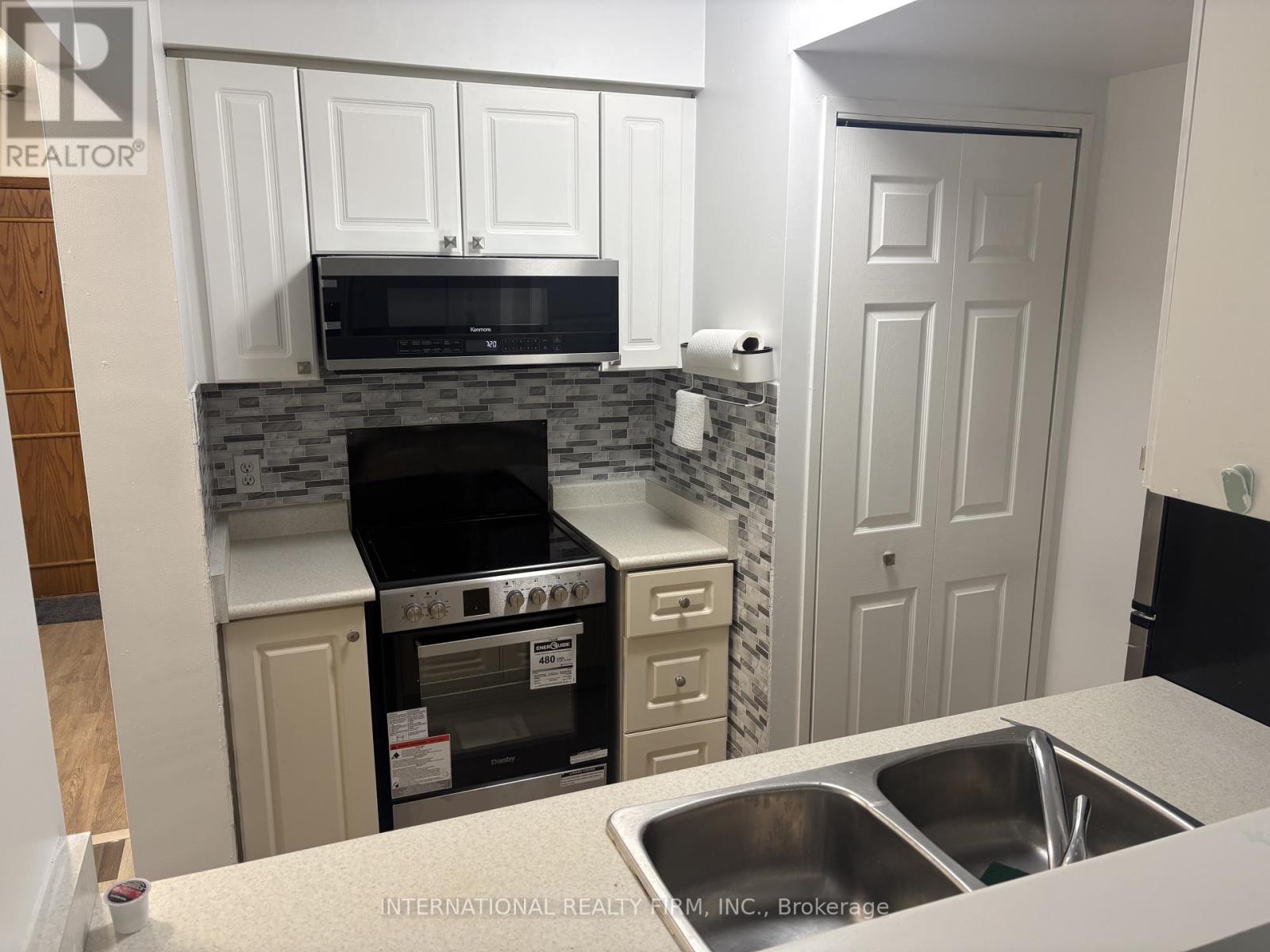 1912 - 8 Lee Centre Drive, Toronto, Ontario  M1H 3H8 - Photo 2 - E12685194