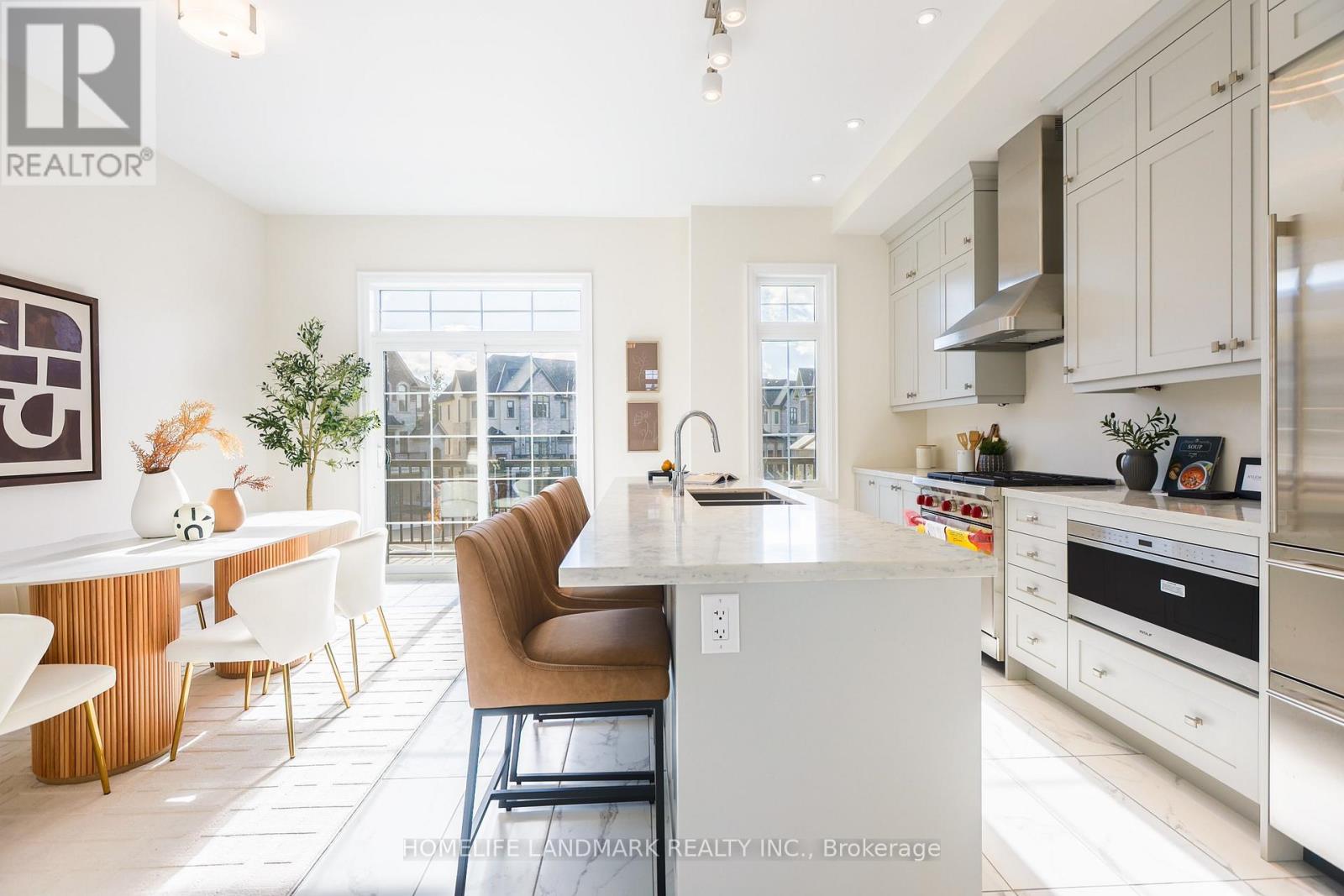 4267 Major Mackenzie Drive, Markham, Ontario  L6C 3L5 - Photo 3 - N12689610