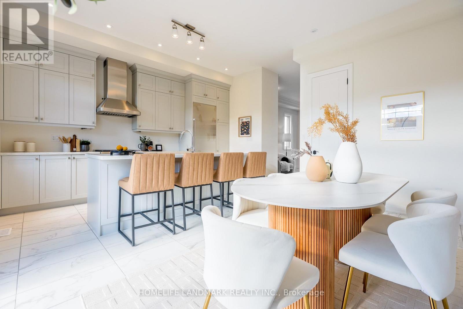 4267 Major Mackenzie Drive E, Markham, Ontario  L6C 3L5 - Photo 12 - N12689612