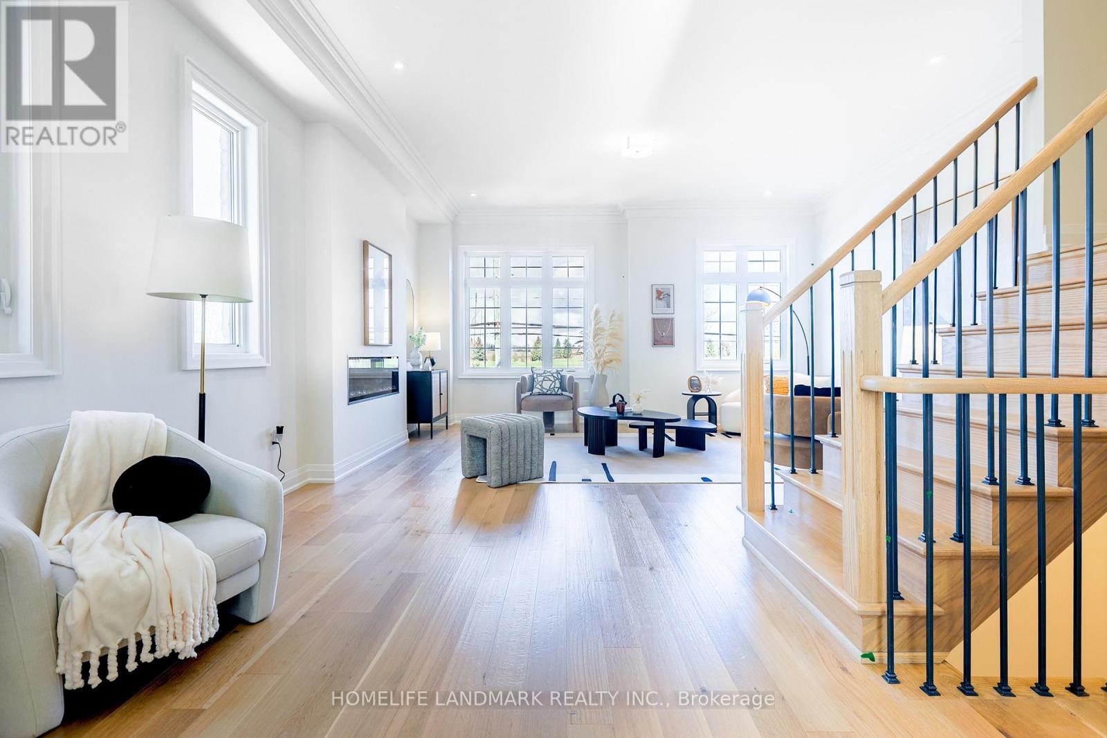 4267 Major Mackenzie Drive E, Markham, Ontario  L6C 3L5 - Photo 2 - N12689612