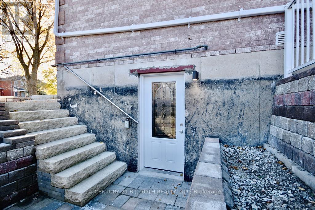 42 Mcveigh Drive, Barrie, Ontario  L4N 7E3 - Photo 15 - S12689608