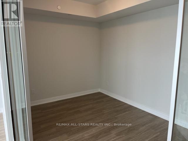 4004 - 430 Square One Drive W, Mississauga, Ontario  L5B 0L6 - Photo 7 - W12689596