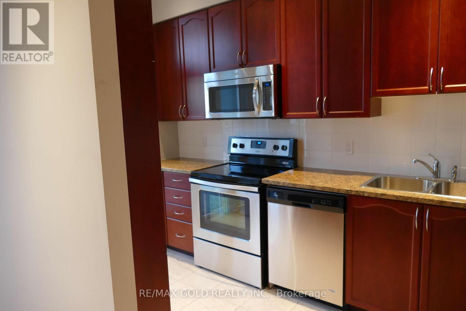 115 - 339 Rathburn Road, Mississauga, Ontario  L5B 0C8 - Photo 9 - W12689598