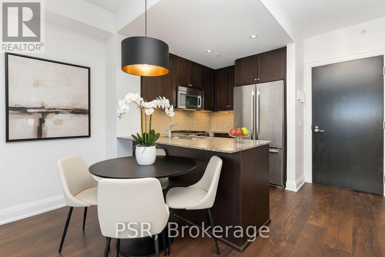 422 - 11 Bronte Road, Oakville, Ontario  L6L 0E1 - Photo 4 - W12689616