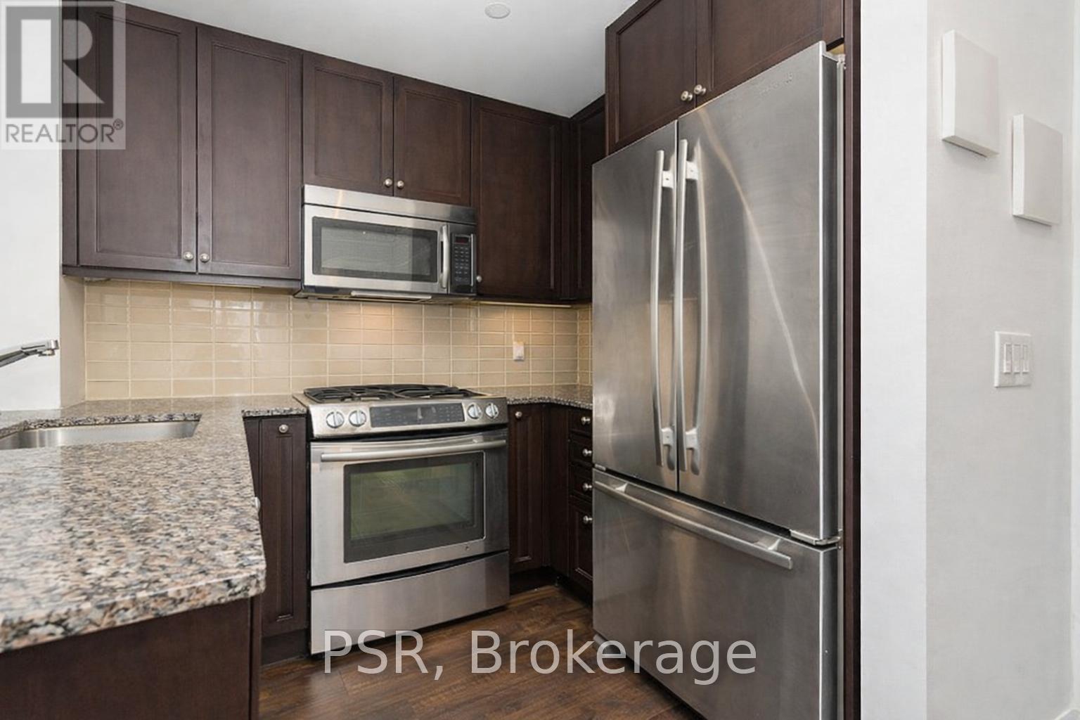 422 - 11 Bronte Road, Oakville, Ontario  L6L 0E1 - Photo 5 - W12689616