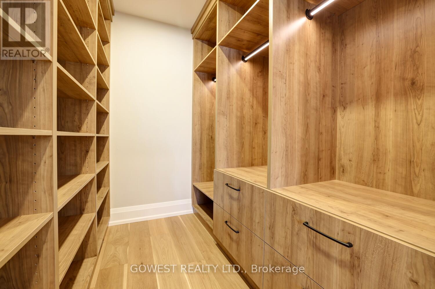 981 Valdese Drive, Mississauga, Ontario  L5C 2Z5 - Photo 37 - W12689624