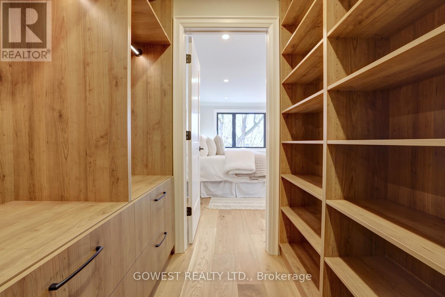 981 Valdese Drive, Mississauga, Ontario  L5C 2Z5 - Photo 38 - W12689624