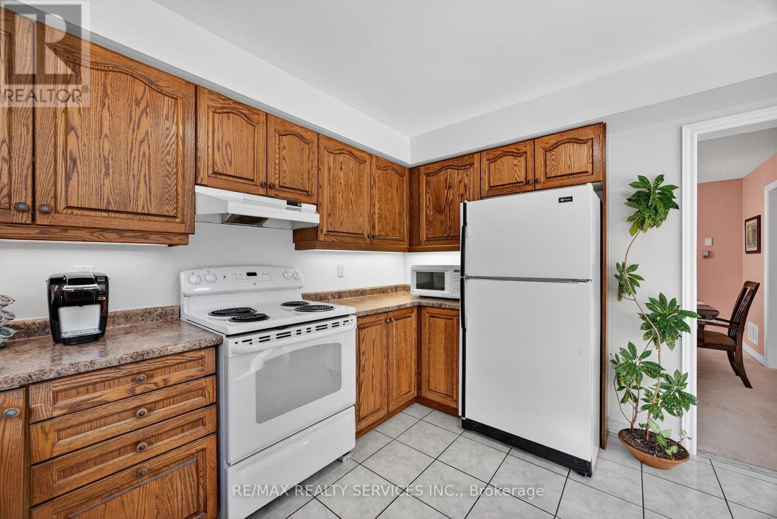 31 Gardenia Way, Caledon, Ontario  L7C 1B1 - Photo 15 - W12689640