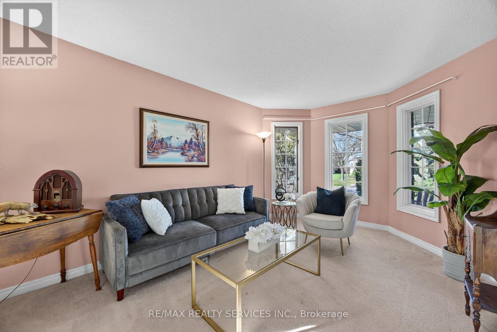 31 Gardenia Way, Caledon, Ontario  L7C 1B1 - Photo 8 - W12689640