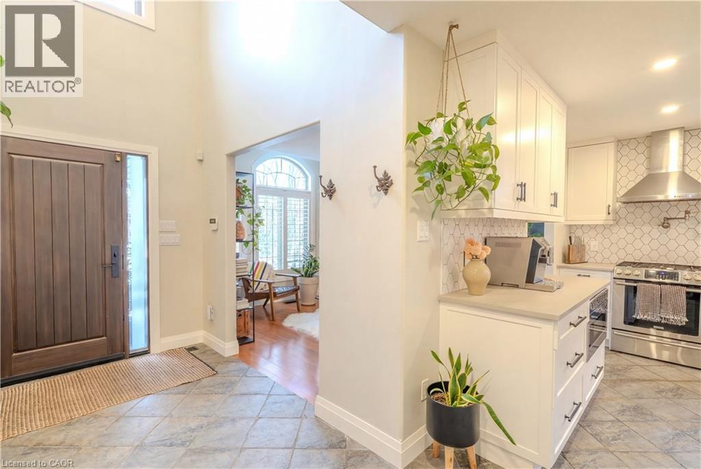 17 Krieghoff Drive, Hamilton, Ontario  L9B 2L4 - Photo 4 - 40797866