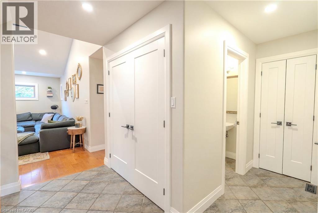 17 Krieghoff Drive, Hamilton, Ontario  L9B 2L4 - Photo 32 - 40797866