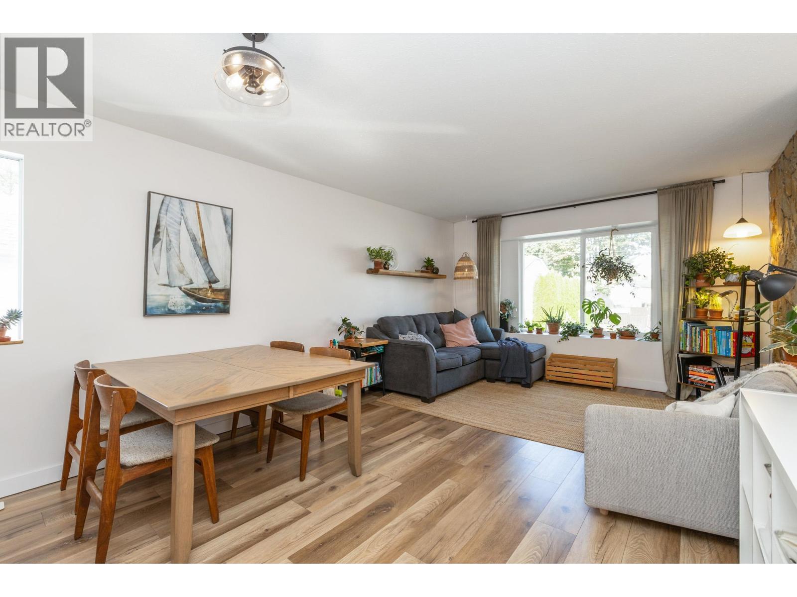 20350 Ospring Street, Maple Ridge, British Columbia  V2X 1K6 - Photo 8 - R3076376