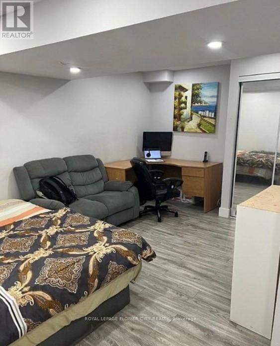 64 Rockcliffe Drive Nw, Kitchener, Ontario  N2R 1W5 - Photo 6 - X12689604