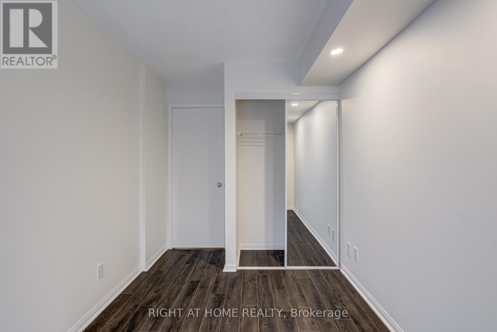 918 - 16 Laidlaw Street, Toronto, Ontario  M6K 1X2 - Photo 21 - W12686314