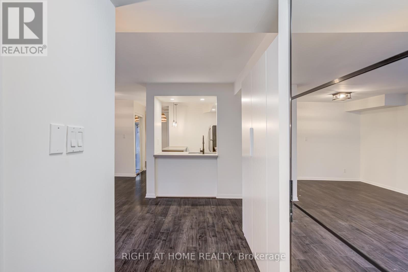 918 - 16 Laidlaw Street, Toronto, Ontario  M6K 1X2 - Photo 8 - W12686314