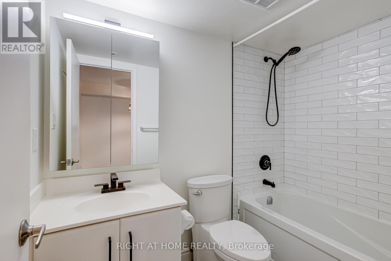 918 - 16 Laidlaw Street, Toronto, Ontario  M6K 1X2 - Photo 24 - W12686314