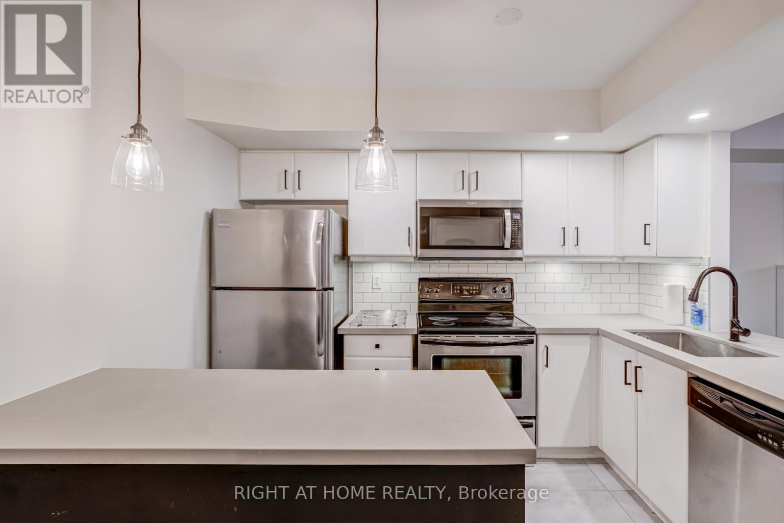 918 - 16 Laidlaw Street, Toronto, Ontario  M6K 1X2 - Photo 15 - W12686314