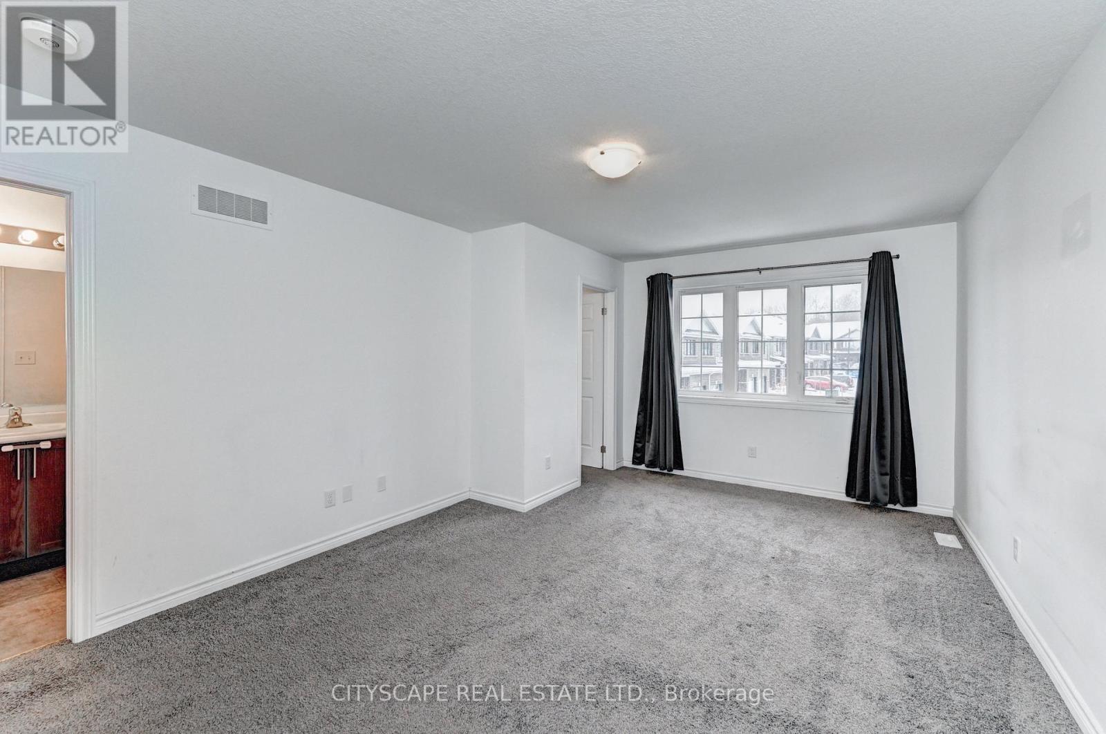 21 Woodedge Circle, Kitchener, Ontario  N2R 0P8 - Photo 25 - X12681114