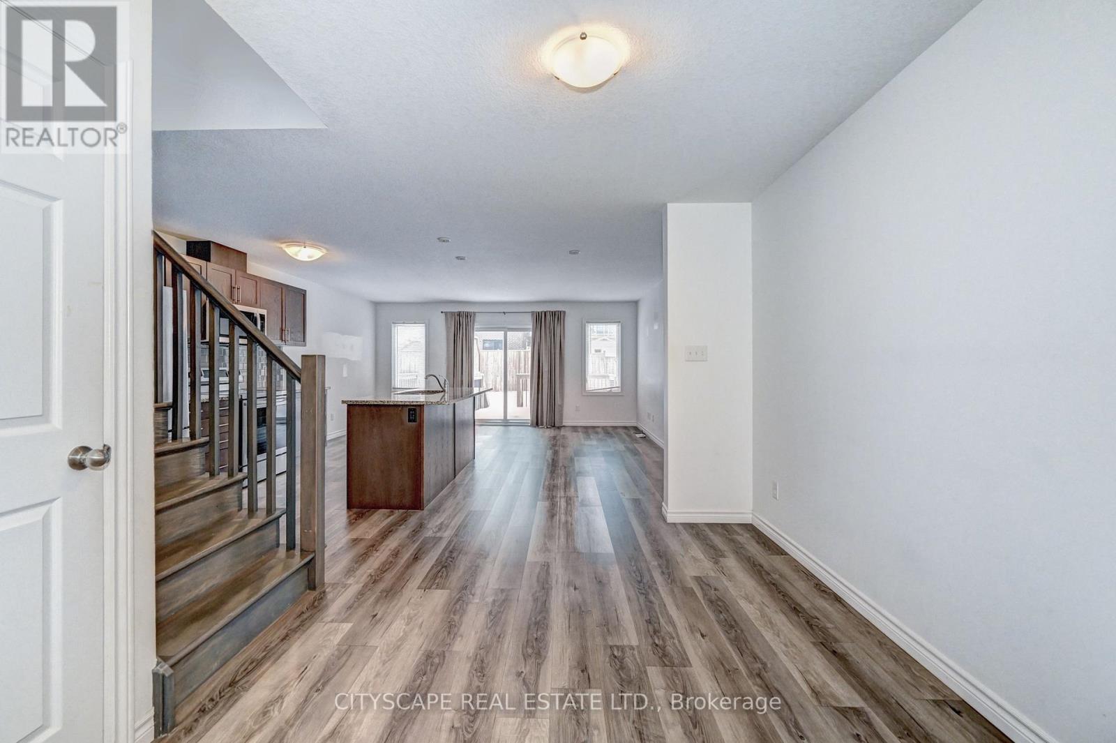 21 Woodedge Circle, Kitchener, Ontario  N2R 0P8 - Photo 4 - X12681114