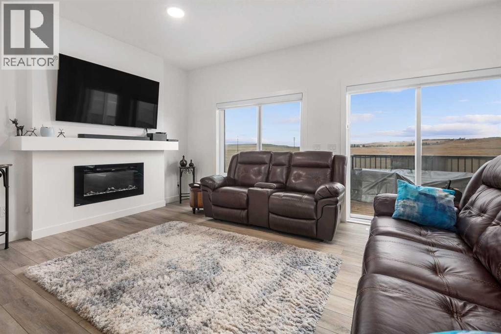 215 Heritage Heights, Cochrane, Alberta  T4C 3A7 - Photo 1 - A2278114