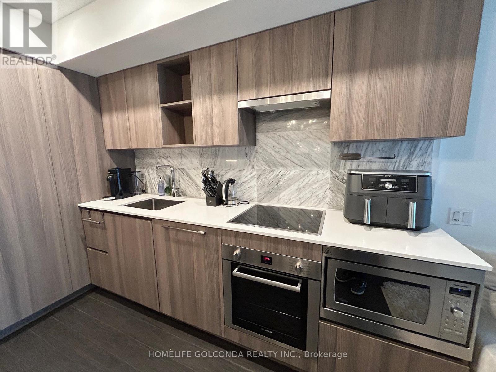 910 - 19 Bathurst Street, Toronto, Ontario  M5V 0N2 - Photo 13 - C12689674