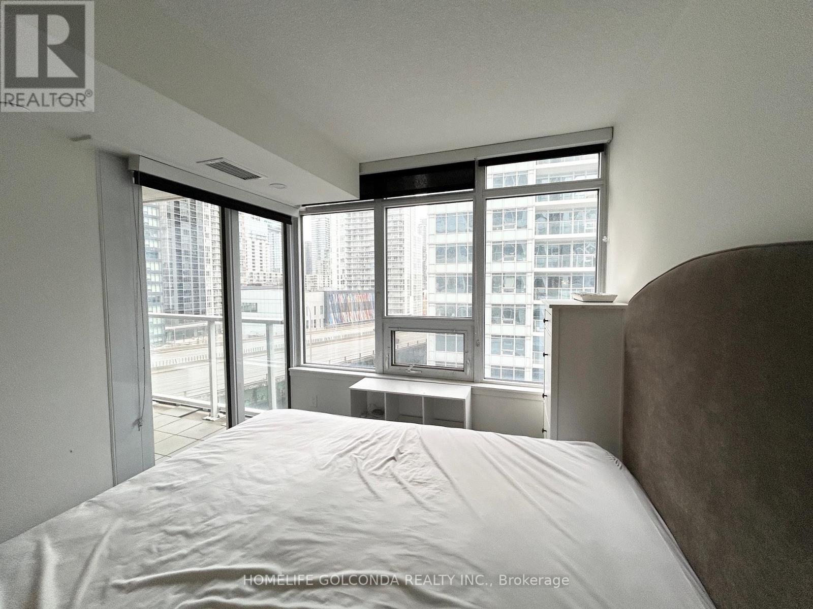 910 - 19 Bathurst Street, Toronto, Ontario  M5V 0N2 - Photo 16 - C12689674