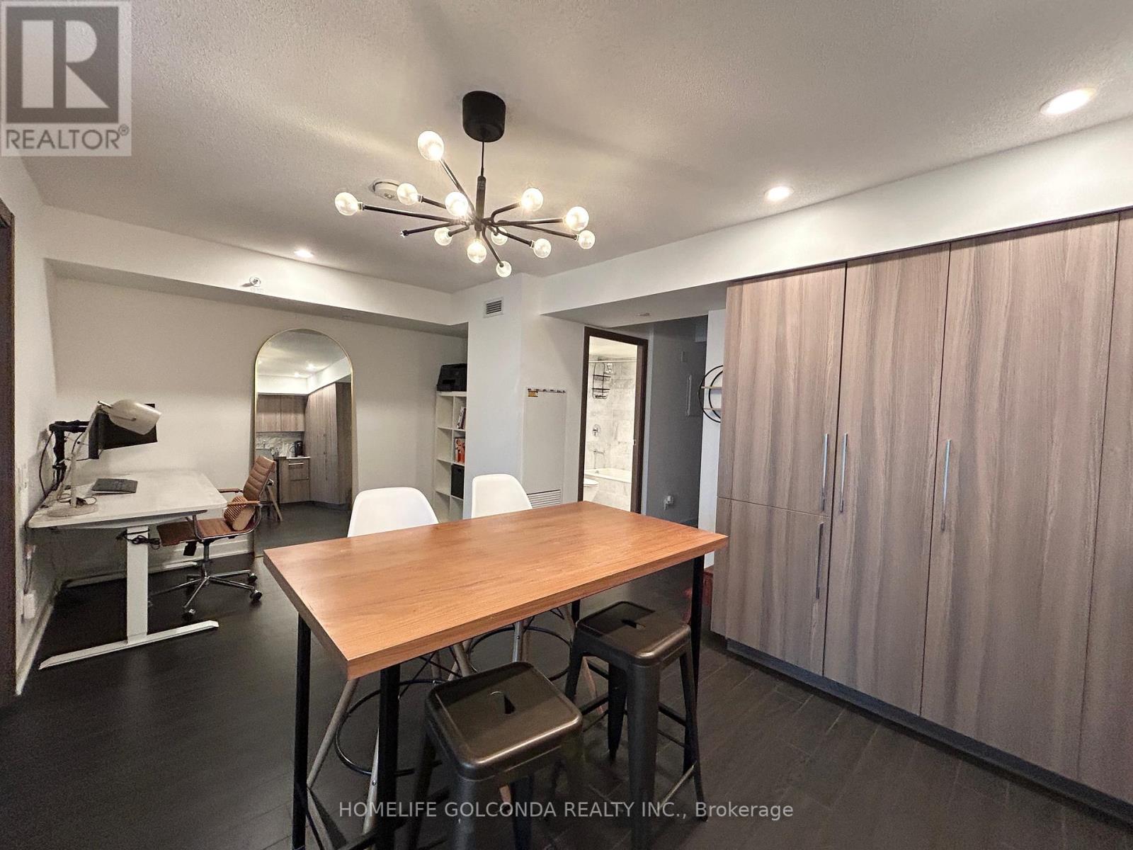 910 - 19 Bathurst Street, Toronto, Ontario  M5V 0N2 - Photo 7 - C12689674