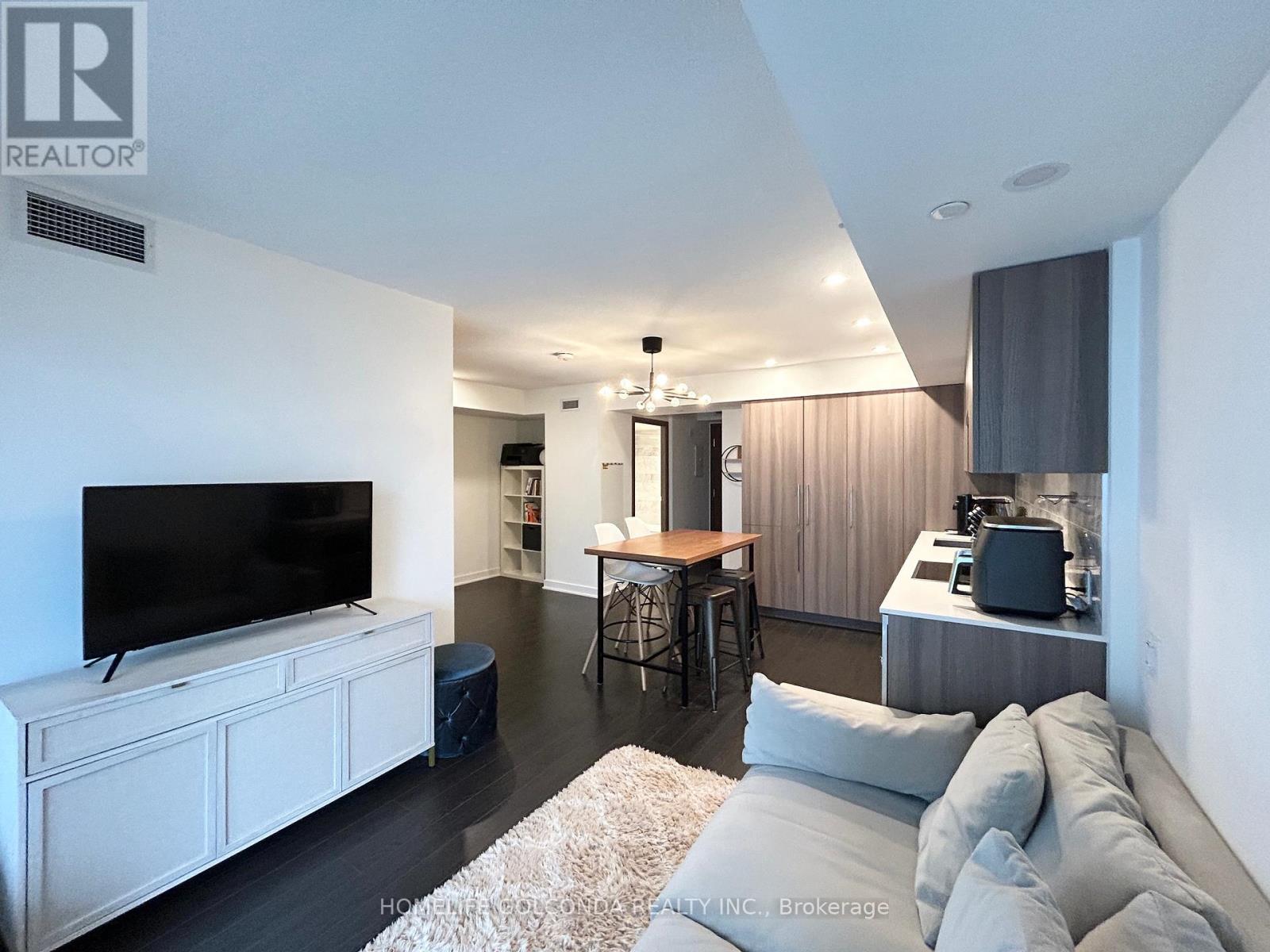 910 - 19 Bathurst Street, Toronto, Ontario  M5V 0N2 - Photo 8 - C12689674