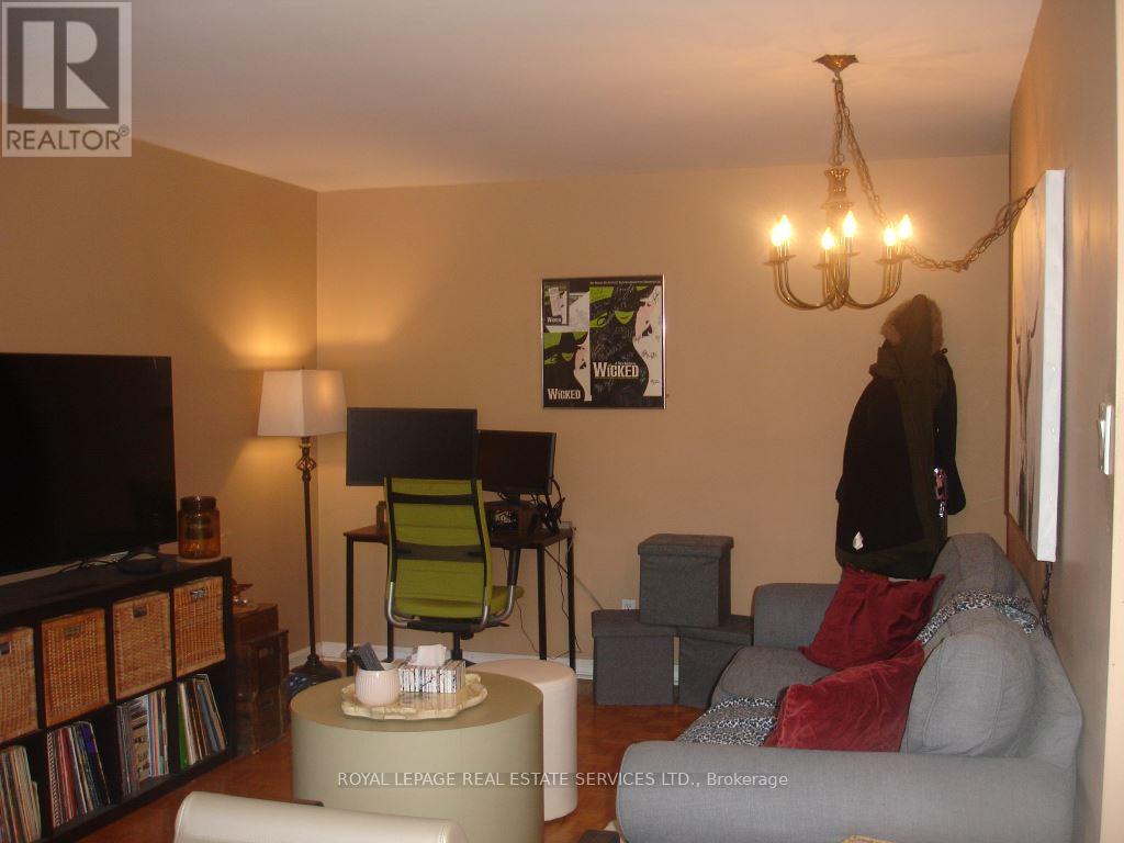 101 - 57 Neptune Drive, Toronto, Ontario  M6A 1X2 - Photo 2 - C12689678