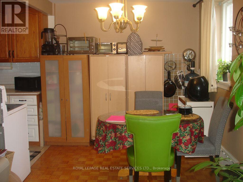 101 - 57 Neptune Drive, Toronto, Ontario  M6A 1X2 - Photo 3 - C12689678