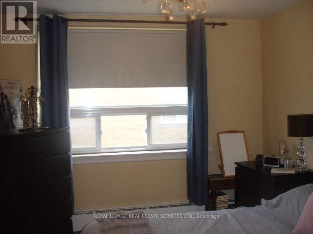 101 - 57 Neptune Drive, Toronto, Ontario  M6A 1X2 - Photo 7 - C12689678