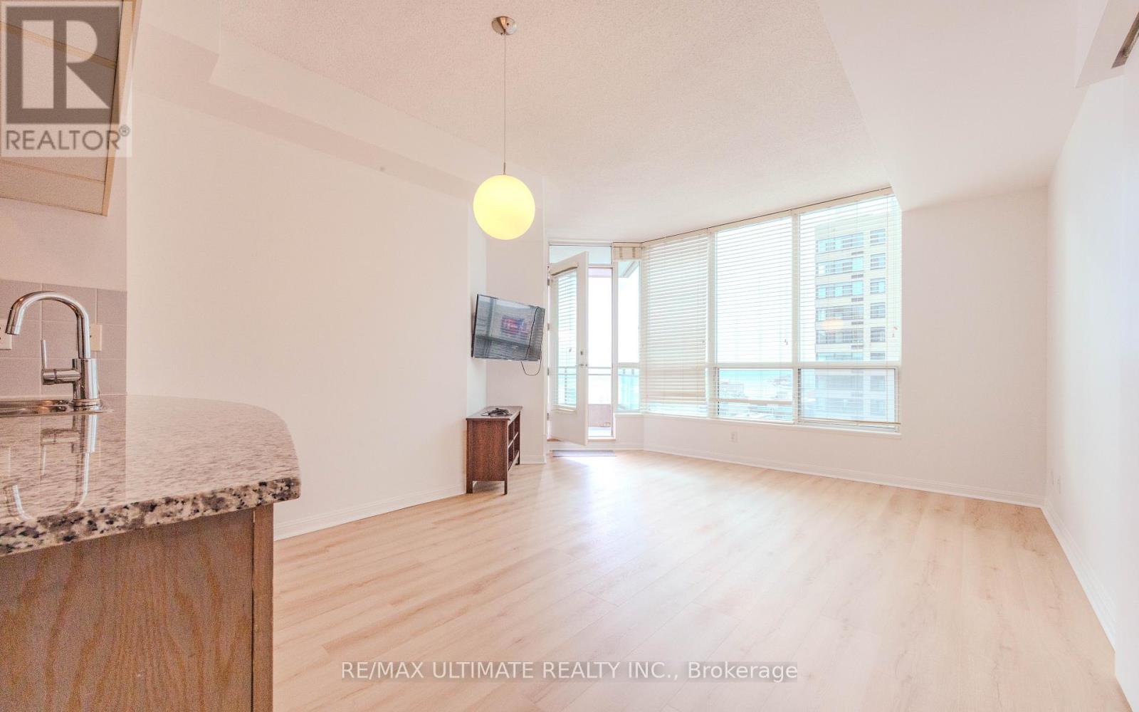 1622 - 230 Queens Quay W, Toronto, Ontario  M5J 2Y7 - Photo 10 - C12689688