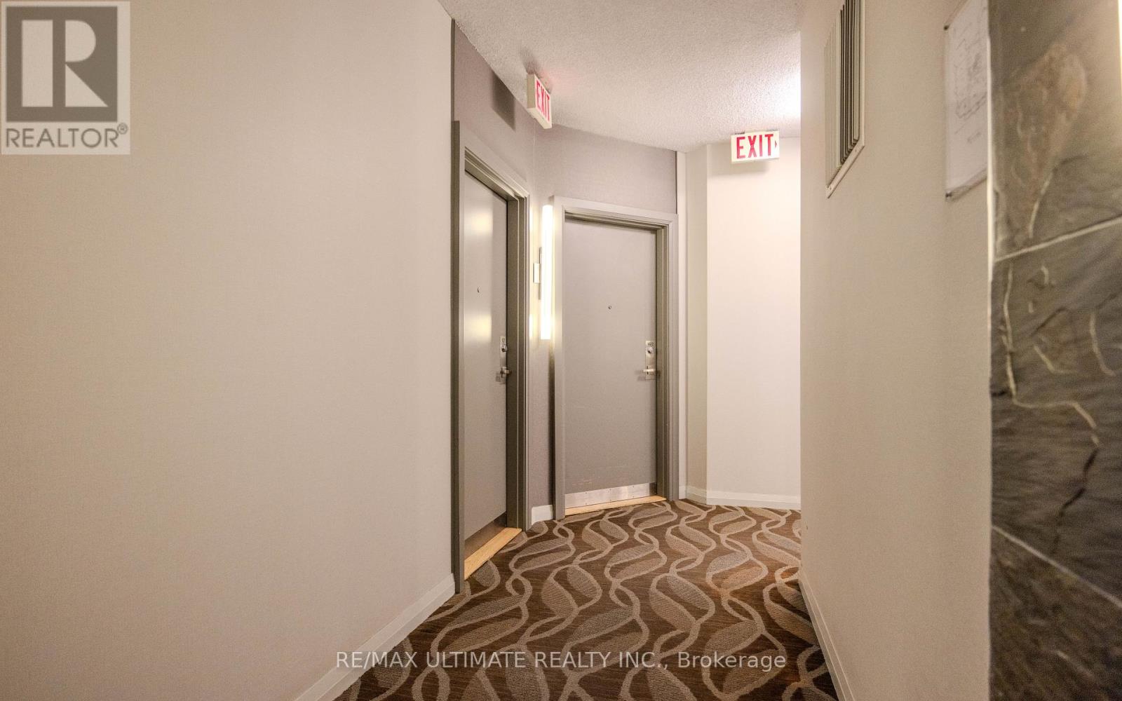 1622 - 230 Queens Quay W, Toronto, Ontario  M5J 2Y7 - Photo 2 - C12689688