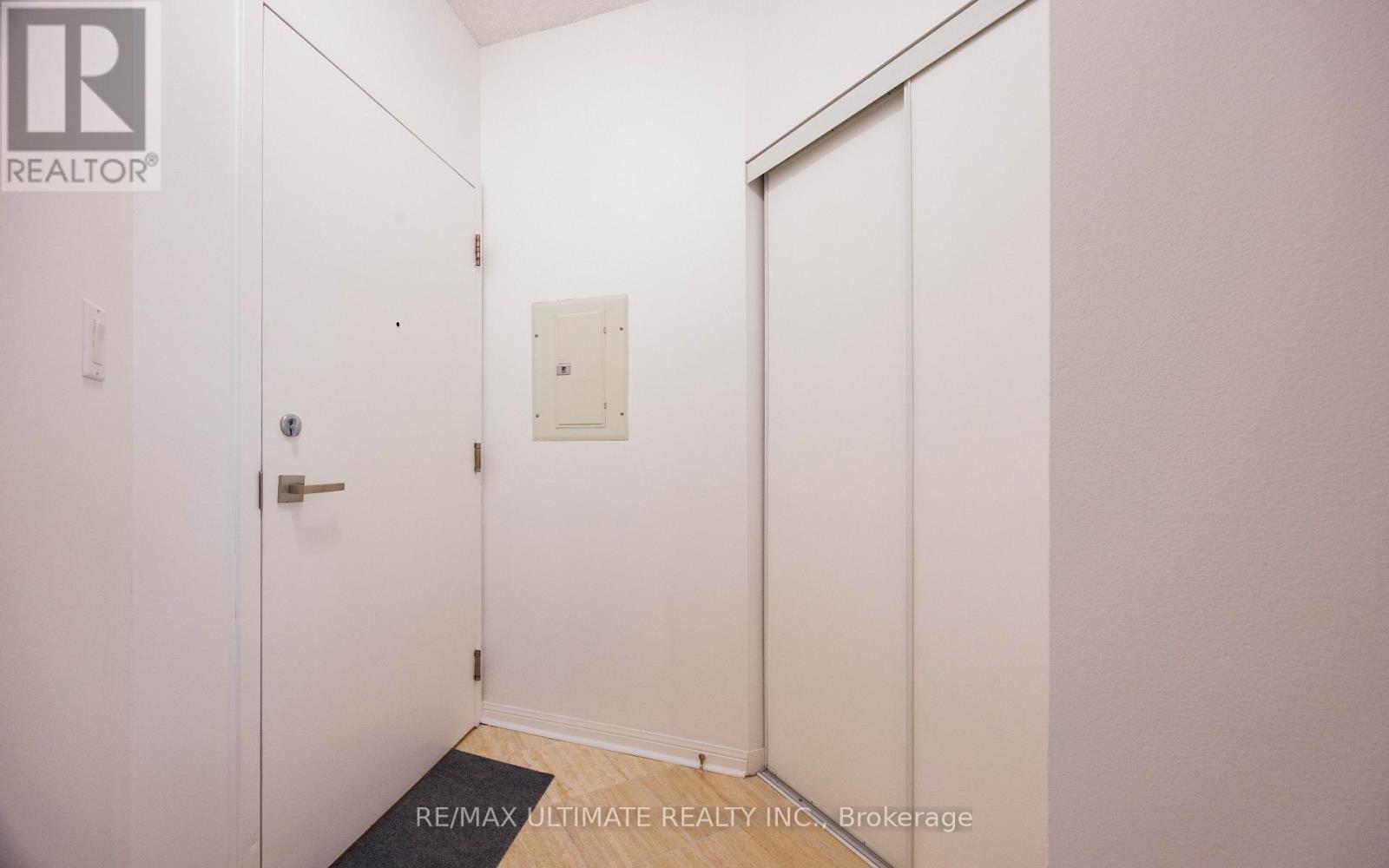 1622 - 230 Queens Quay W, Toronto, Ontario  M5J 2Y7 - Photo 3 - C12689688