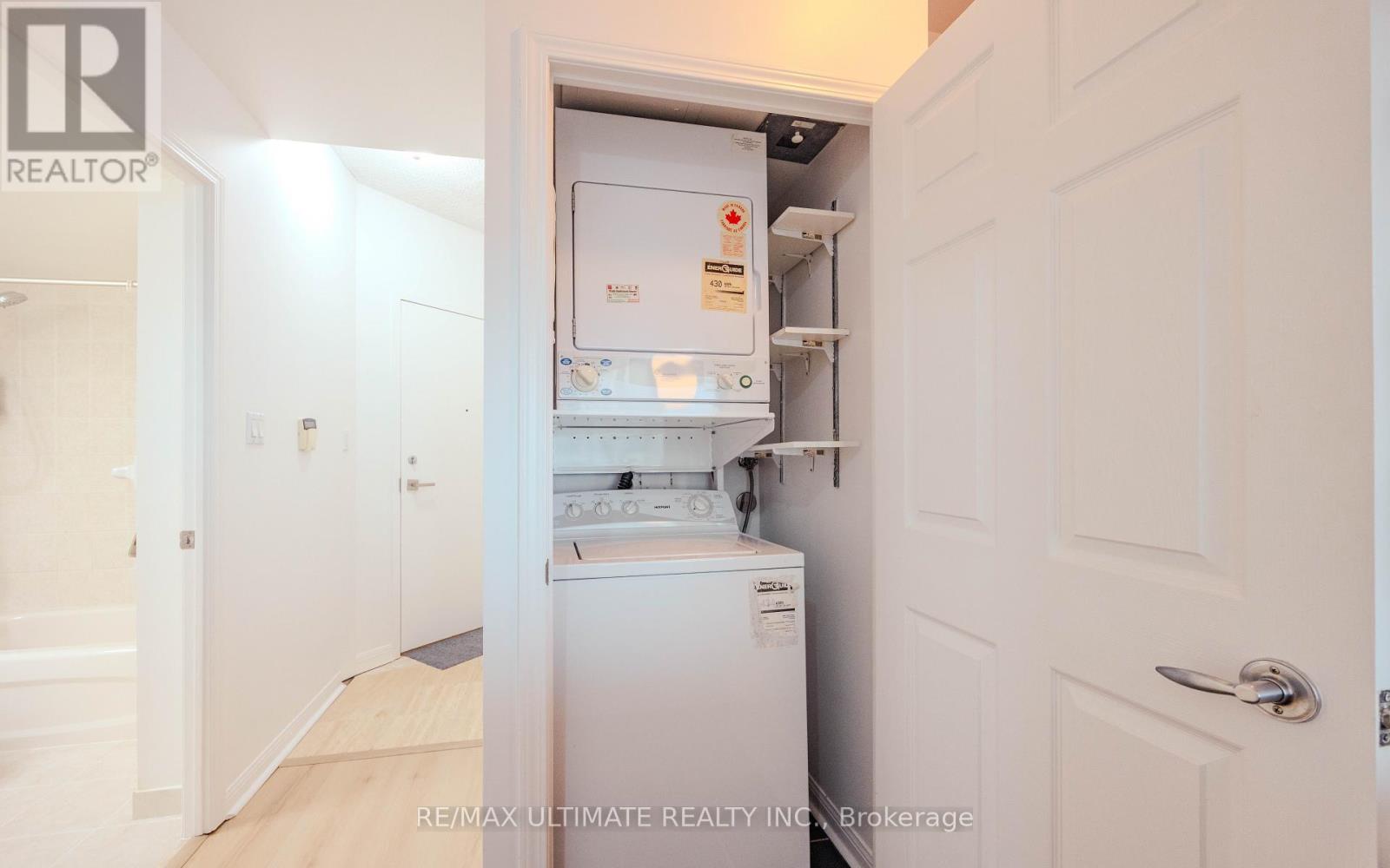 1622 - 230 Queens Quay W, Toronto, Ontario  M5J 2Y7 - Photo 5 - C12689688