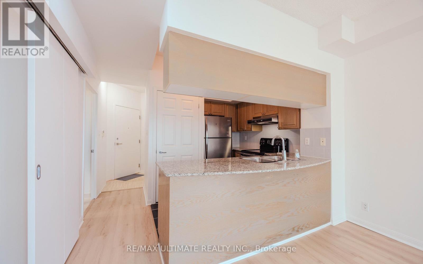 1622 - 230 Queens Quay W, Toronto, Ontario  M5J 2Y7 - Photo 9 - C12689688