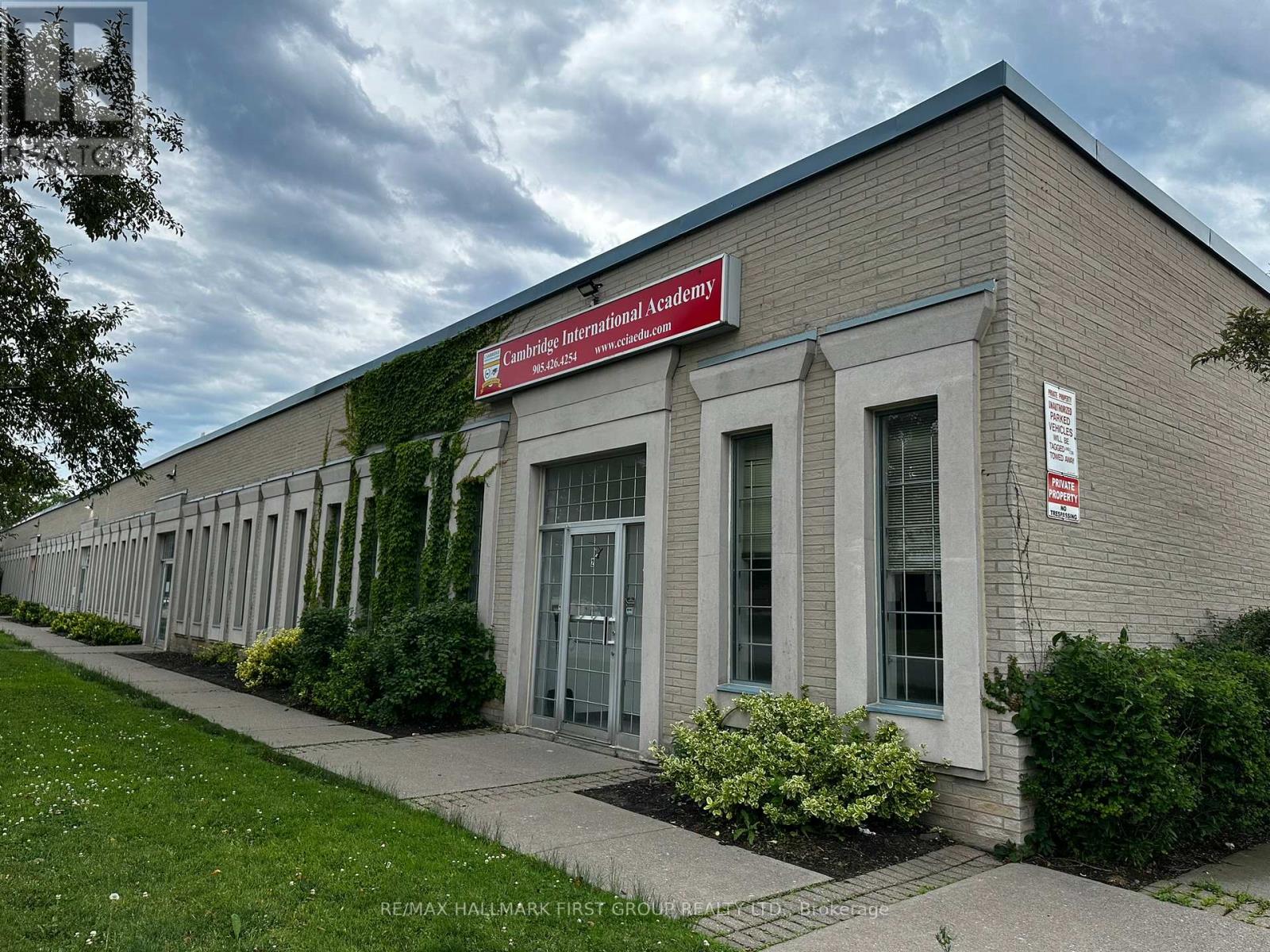126 COMMERCIAL AVENUE, Ajax, Ontario