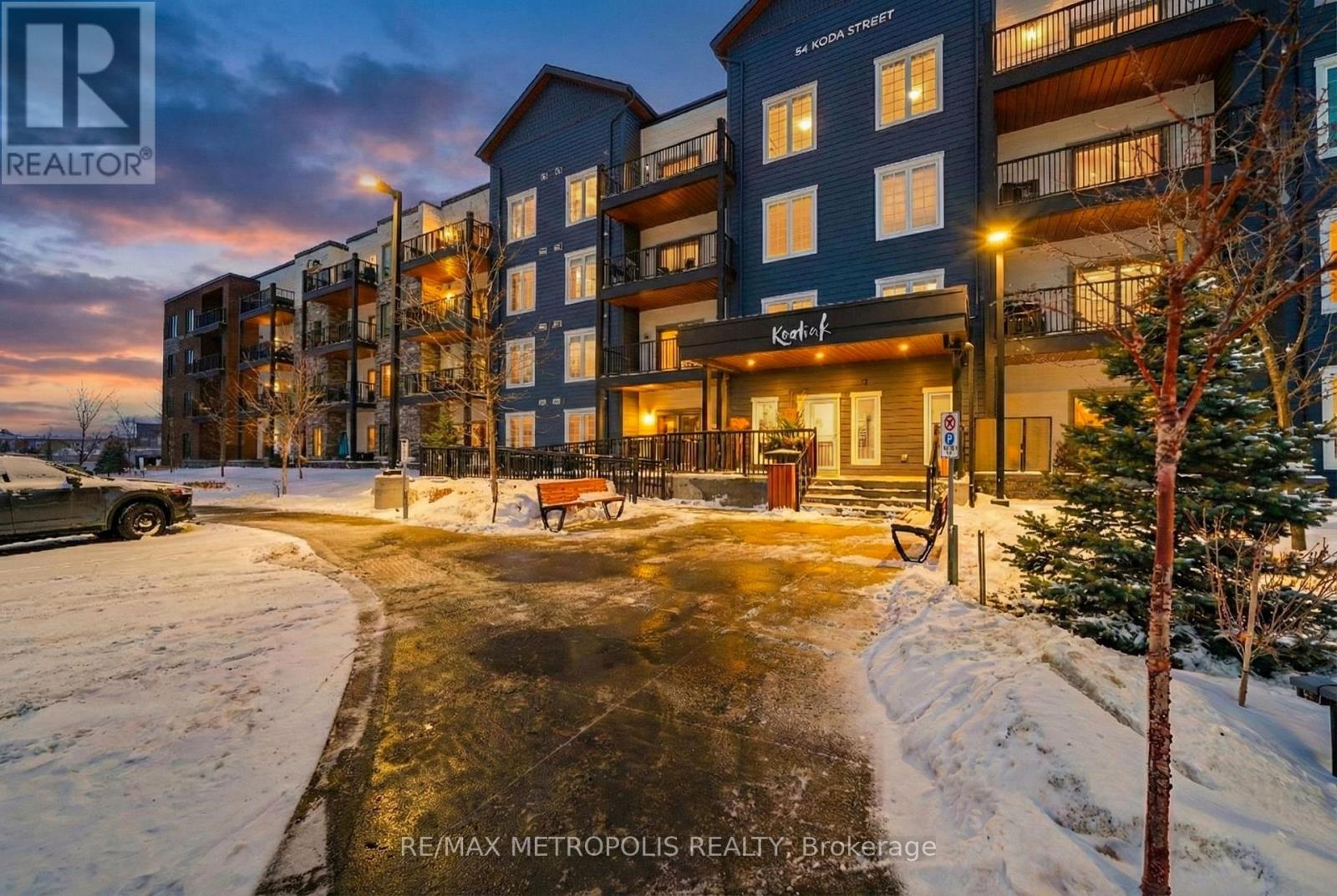 204 - 54 Koda Street, Barrie, Ontario  L9J 0J6 - Photo 1 - S12689714