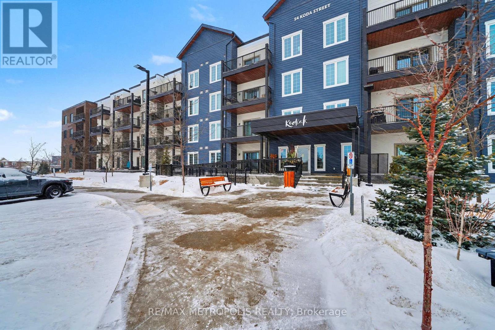 204 - 54 Koda Street, Barrie, Ontario  L9J 0J6 - Photo 2 - S12689714