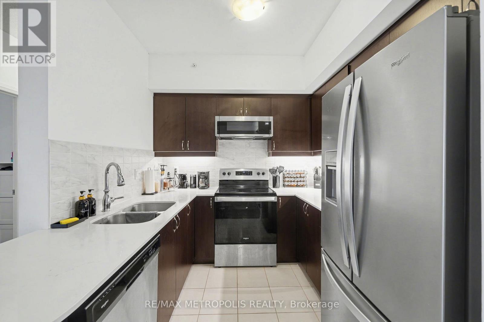 204 - 54 Koda Street, Barrie, Ontario  L9J 0J6 - Photo 9 - S12689714