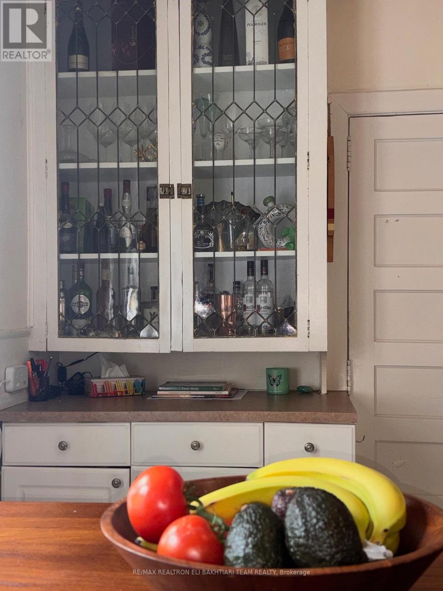 43 King Edward Avenue, Toronto, Ontario  M4C 5J5 - Photo 13 - E12679522