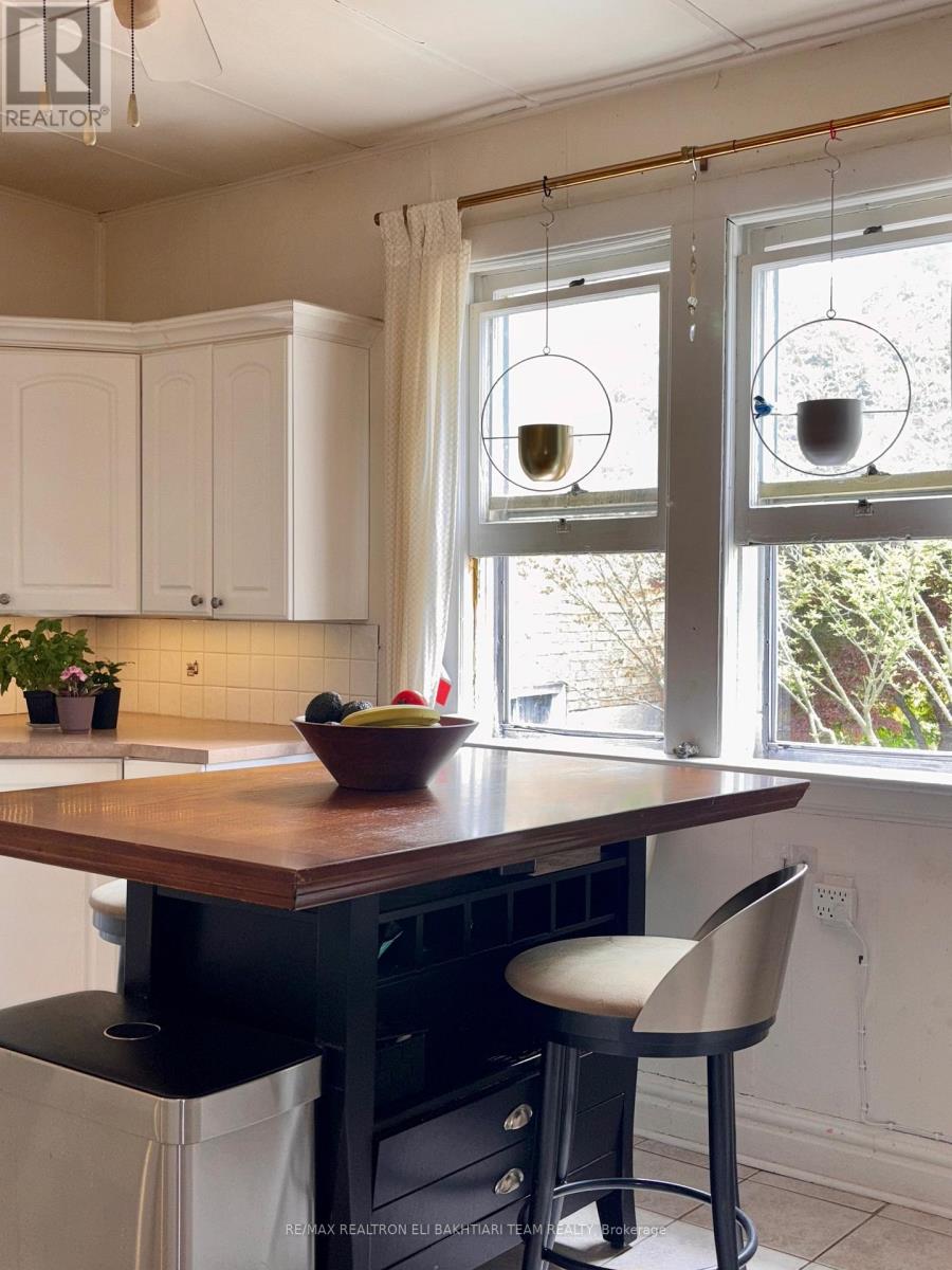 43 King Edward Avenue, Toronto, Ontario  M4C 5J5 - Photo 12 - E12679522