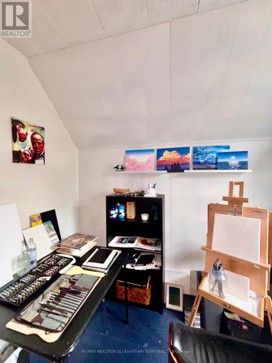 43 King Edward Avenue, Toronto, Ontario  M4C 5J5 - Photo 18 - E12679522